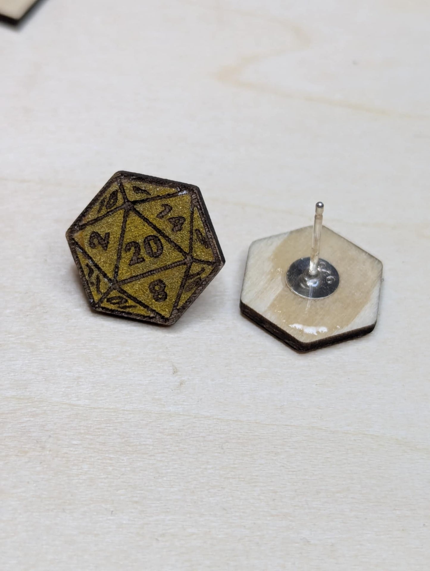 D20 Studs