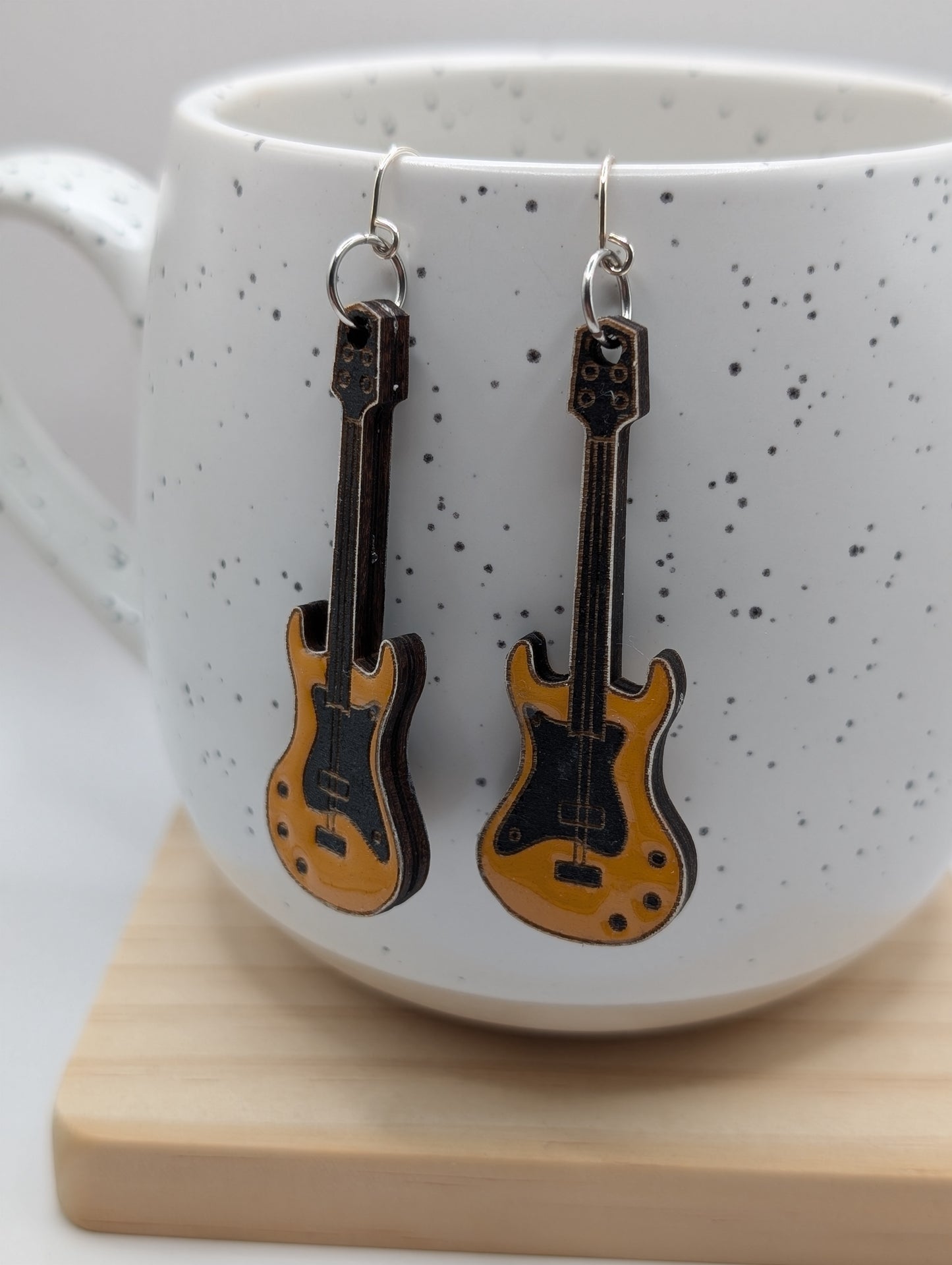 Guitare électrique pendante