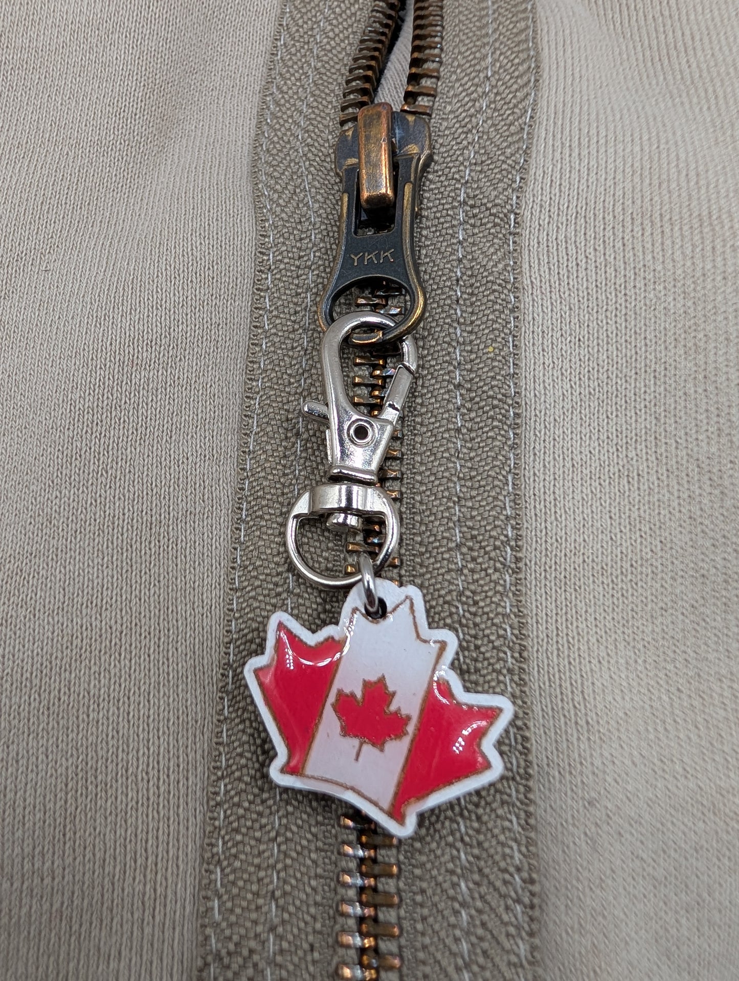France/Canada Unity Zipper Pull