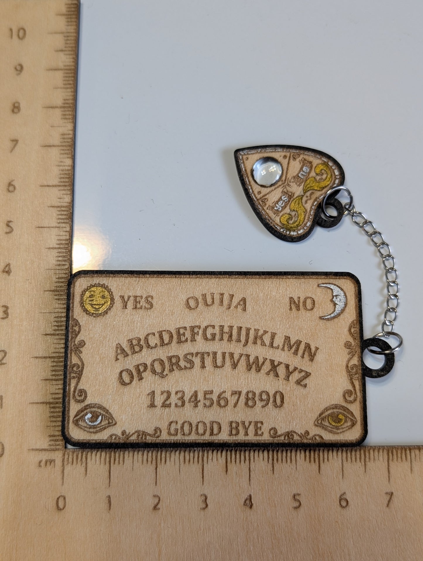 Ouija Magnet with Planchette chain