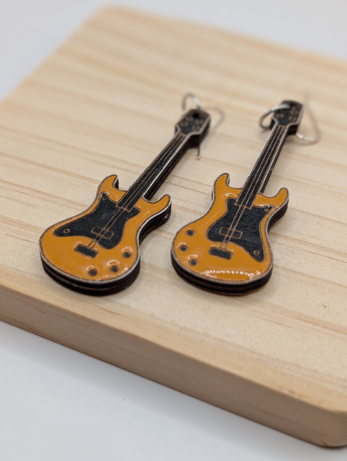 Guitare électrique pendante