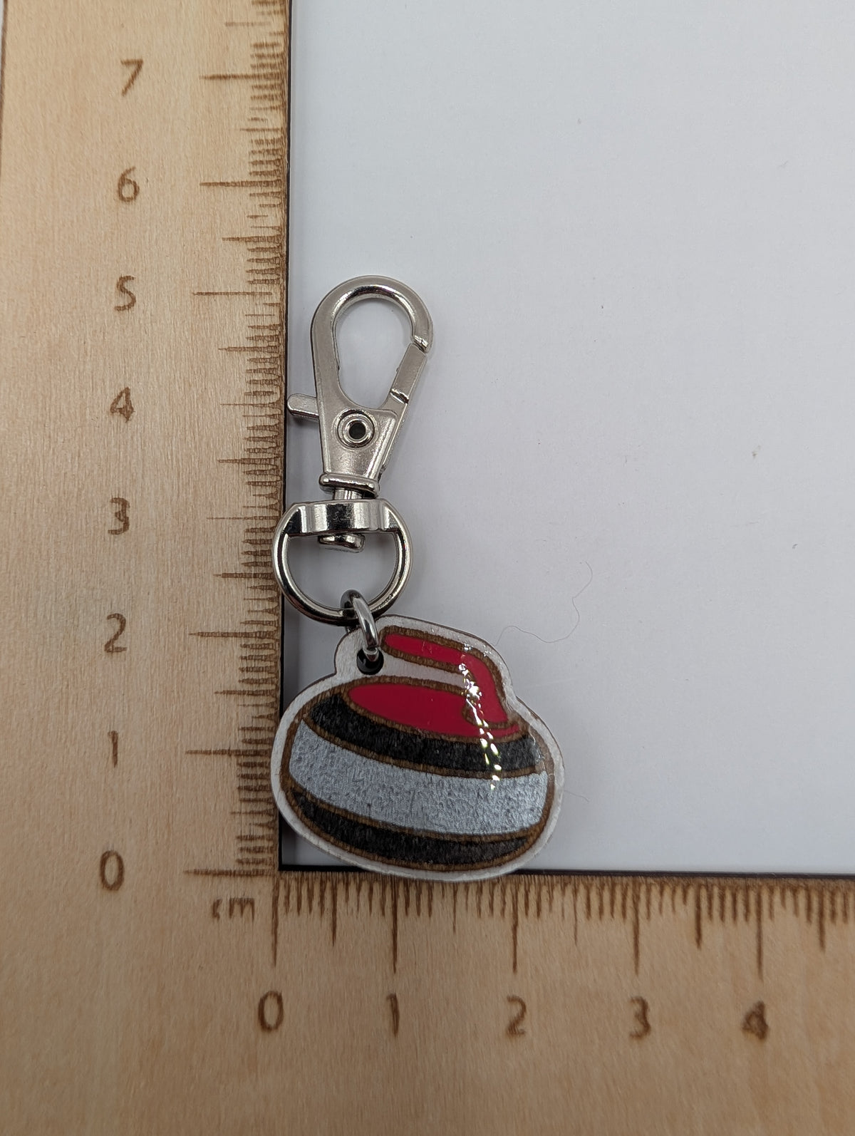 Curling Stone Zipper Pull