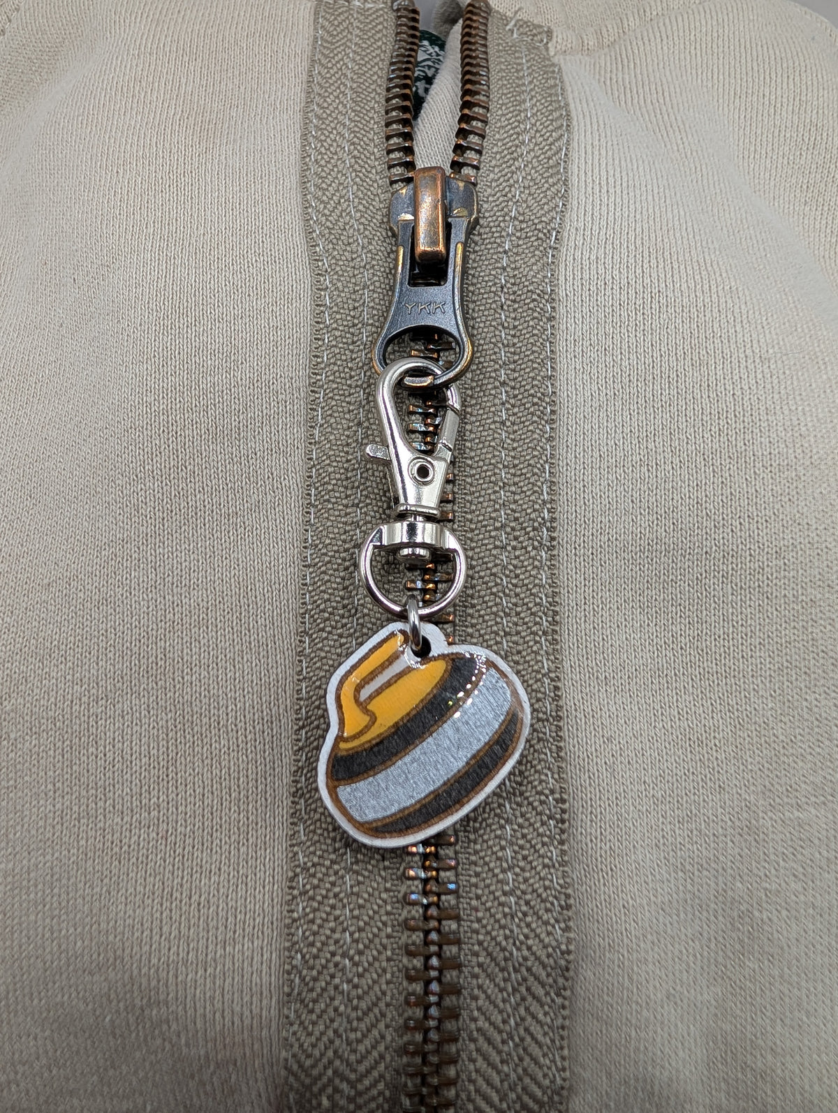 Curling Stone Zipper Pull