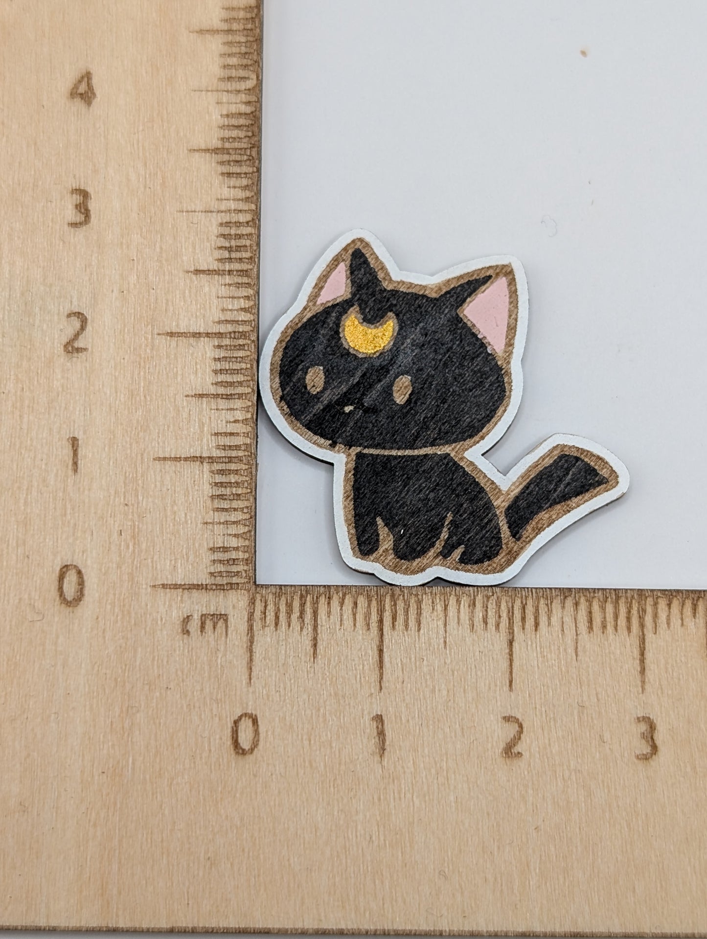 Luna Pin