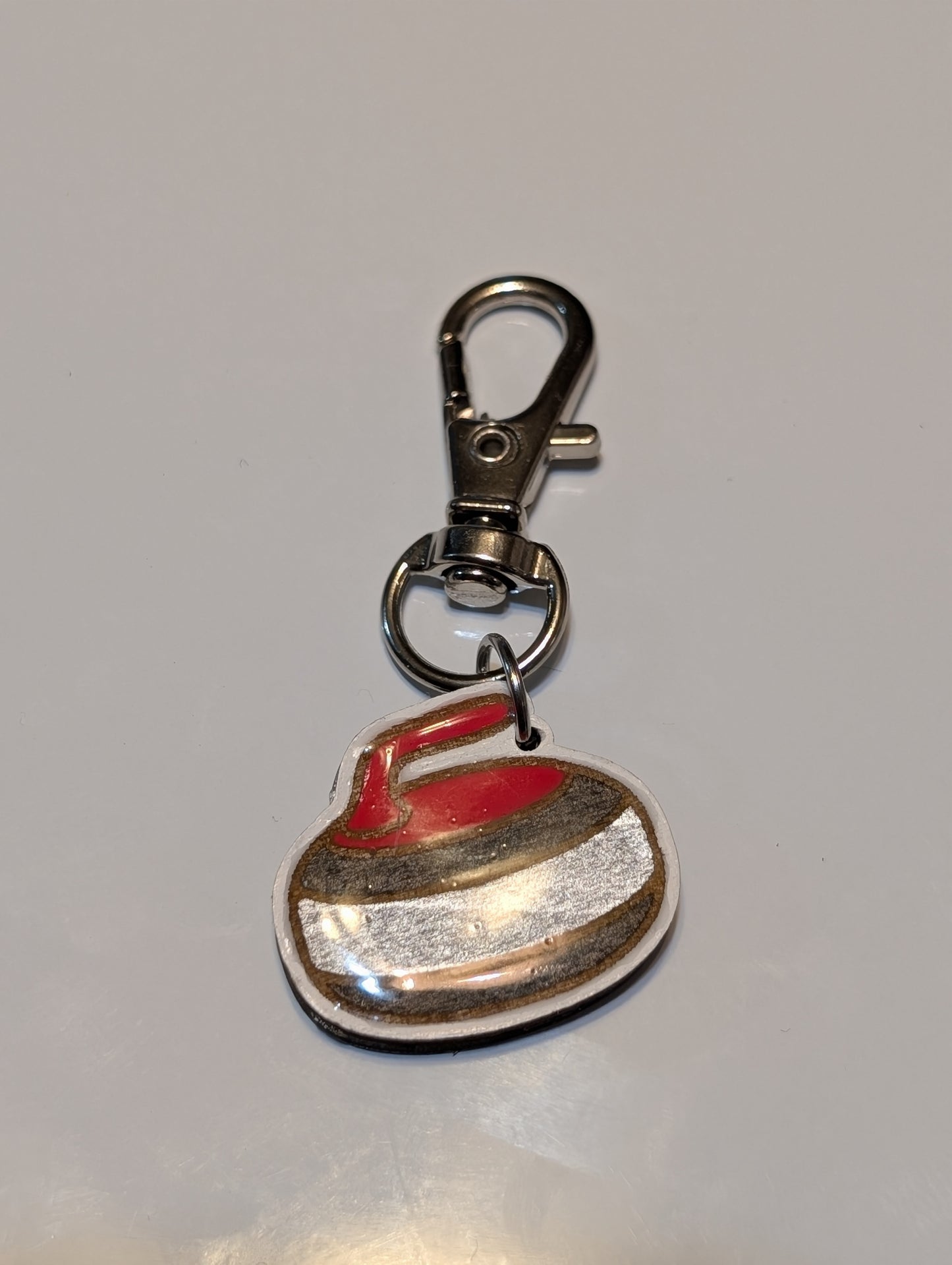 Curling Stone Zipper Pull